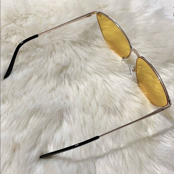 2 for $22 mix Sunglasses - Picture 4 of 5
